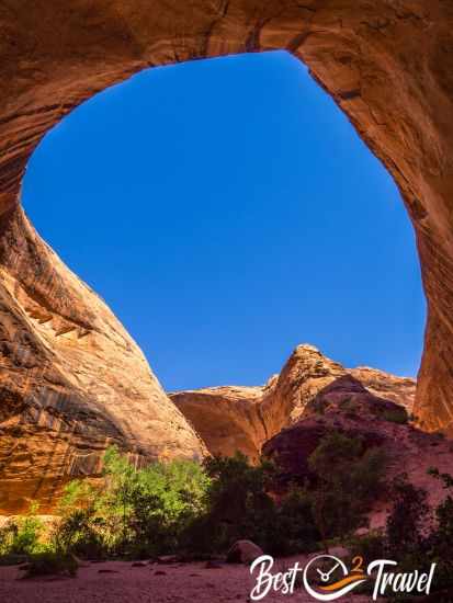 The breathtaking loop in the canyon at Jakob Hamlin Arch
