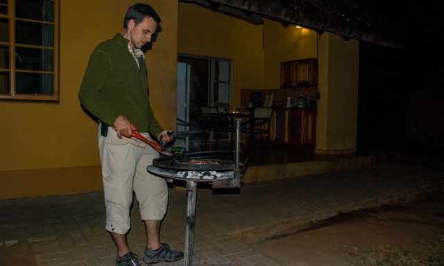 accommodation: hut in KNP with kitchen and braai outside