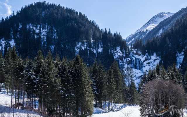 View from Schönangerl Alm to the Upper Waterfall