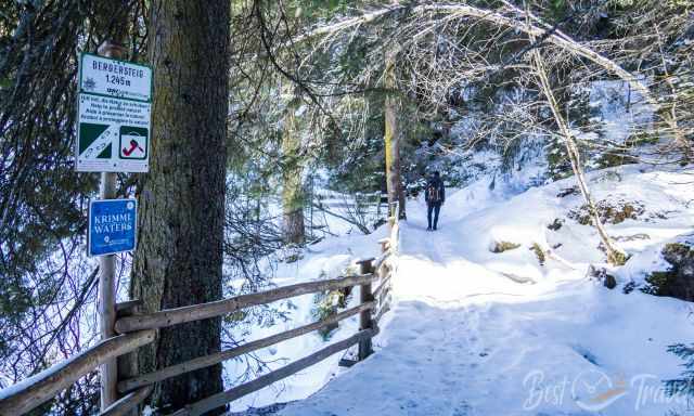 The viewpoint Bergersteig and the wide hiking path