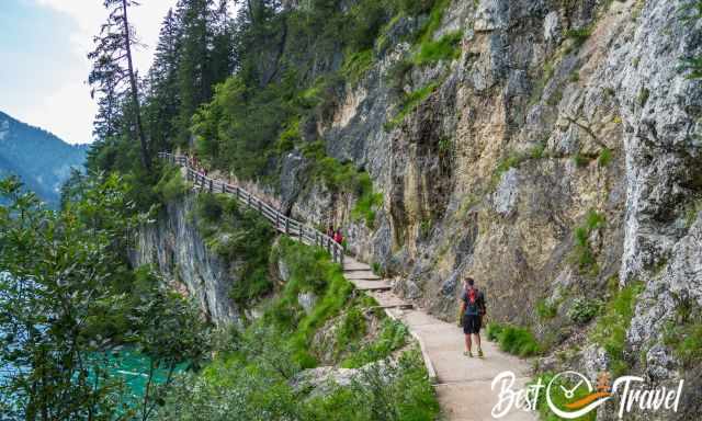 The narrow and secured path around Lake Braies