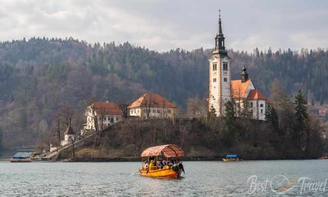 Picture taken from a pletna boat to the Church of Assumption