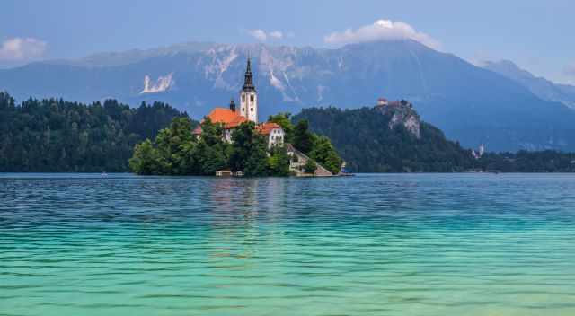 The turquoise blue water of Lake Bled