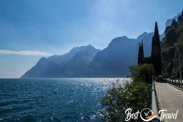 The walk and bike path in the north of Lago di Garda