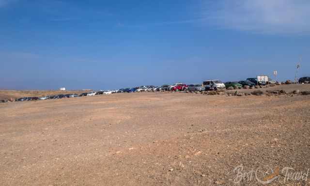 Parking on gravel road for Playa del Pozo and Papagayo