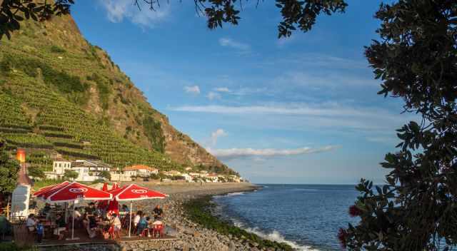 Taberna Madalena Do Mar next to the sea