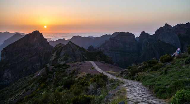 Sunset above the cloud on Pico Arieiro