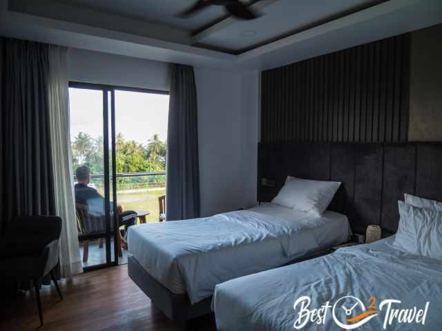 A double room with balcony and view to the sea.