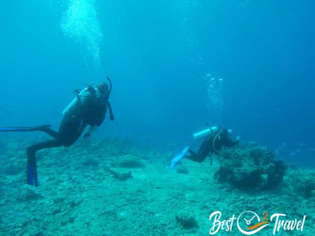 Two female divers in 15 m depth.