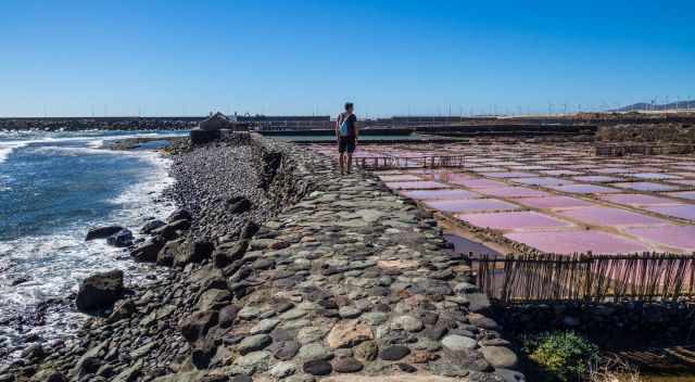 Las Salinas de Arinaga from the outside