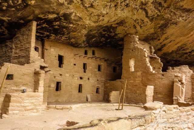 The left ruins of one of the cliff dwellings