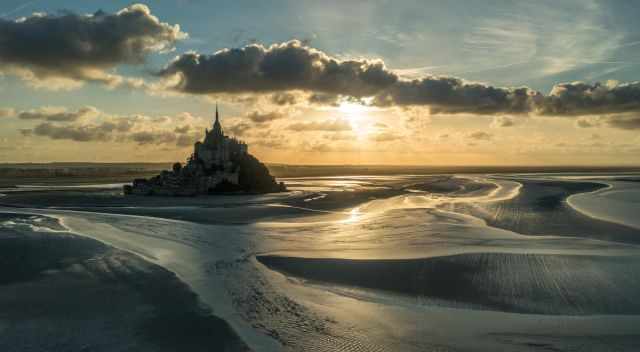 Mont Saint Michel drone shot