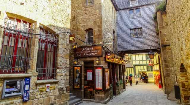 A narrow alley on Mont Saint Michel