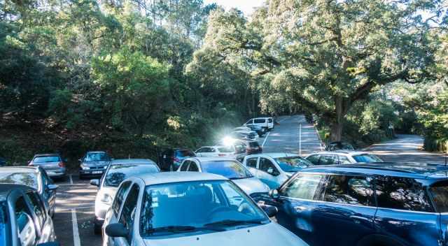 Monserrate Palace limited parking and full at weekends.