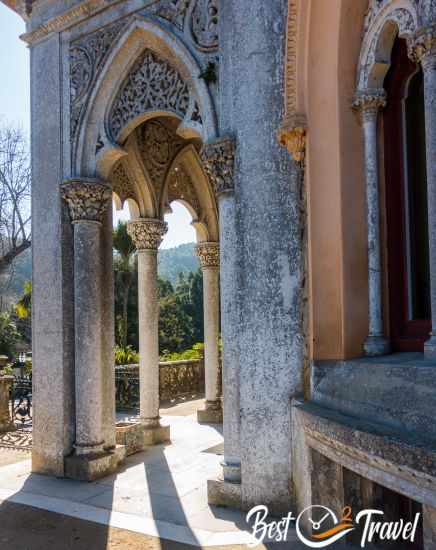 The delicate arches outside of the palace 