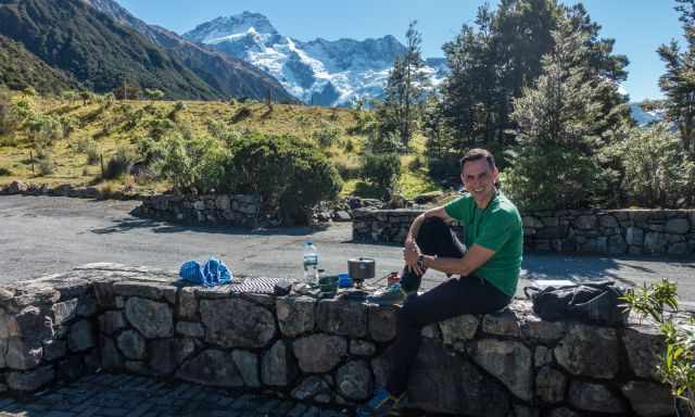 Making a picnic in the Mount Cook Village