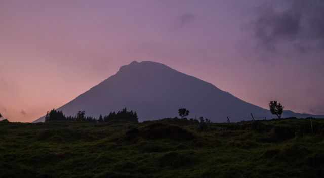 Sunrise on ER 3 with view to Pico