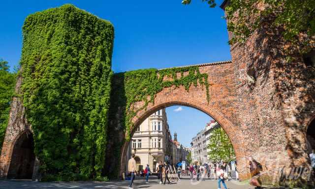 The Sendlinger Tor - Half of the gate overgrown with ivy