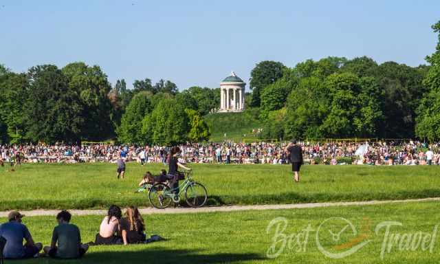 The English Garden full of people