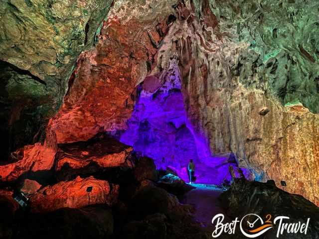 Nebelhöhle fully illuminated in different colours
