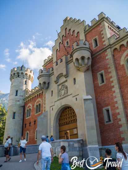 The massive entrance door in the front of Neuschwanstein