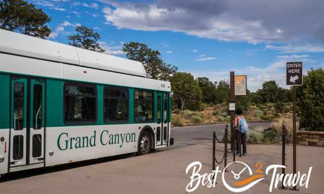 The orange shuttle and bus to South Kaibab Trail