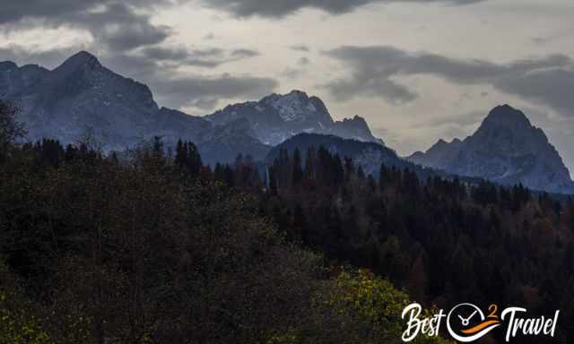 Der tolle Blick zum Wettersteingebirge.