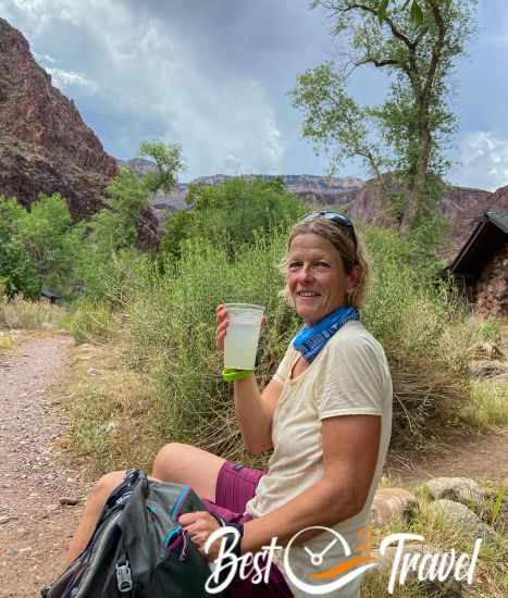 The 0,5 l cup with lemonade at Phantom Ranch