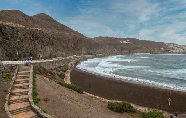 The quiet Playa de La Laja beach