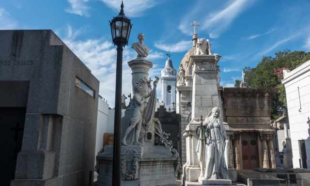 Recoleta is quiet at the very end.