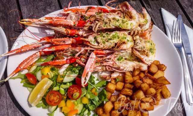 Seafood plater in a pub