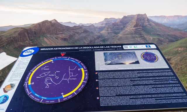 Information board for stargazing 