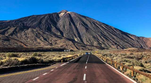 The view to Teide out of the car in the caldera.