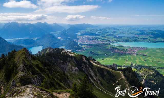 The view from Brandnerschrofen to the entire area at Neuschwanstein