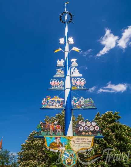 The Maypole at Viktualienmarkt in 2022