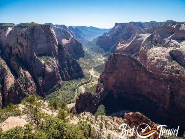 The view from Observation Point into the Zion Valley.
