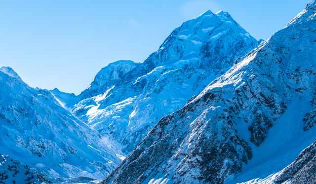 Mount Cook and the National Park are covered in snow.